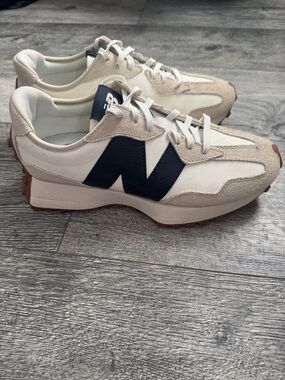 New Balance Women's Cream & Navy Retro Runner Sneakers